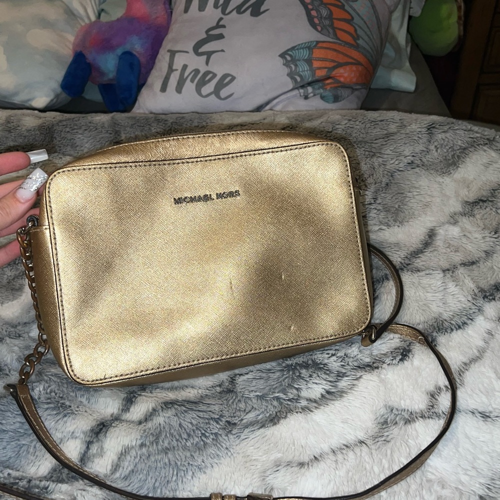 Gold Michael kors purse crossbody - Picture 4 of 5